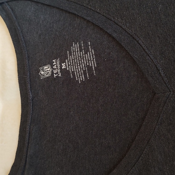 NFL Team Apparel Cincinnati Bengals V-neck ladies tshirt Size M - Picture 2 of 3